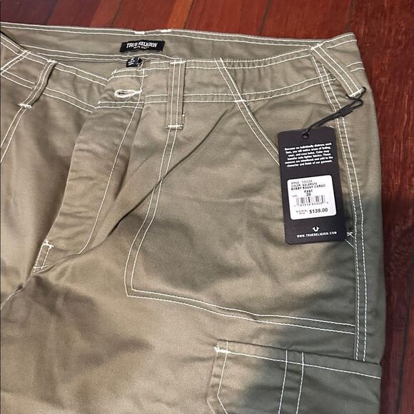 True Religion Green Cargo Pants - Picture 2 of 5